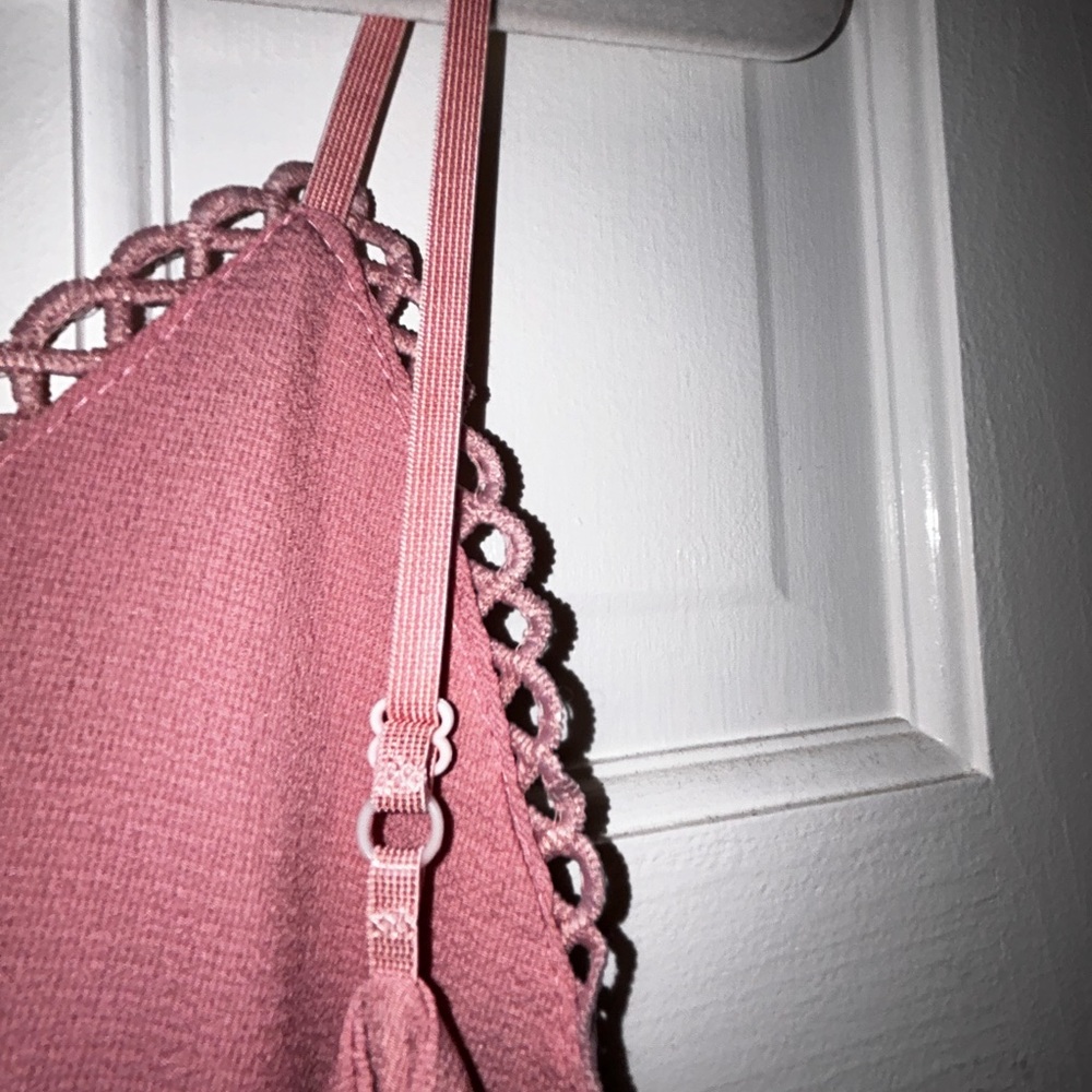Crotchet lace pink romper. - Picture 8 of 9